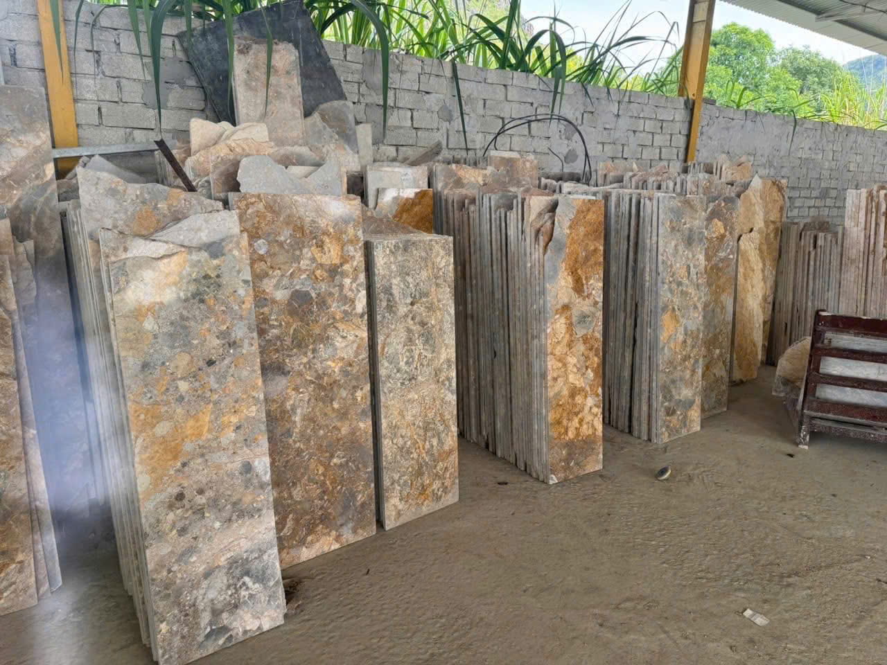 Đá Đa Sắc Ốp Tường